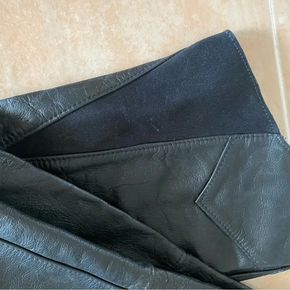 Women’s Authentic Harley Davidson Black Leather Chaps Like New Condition X Small - Picture 8 of 8